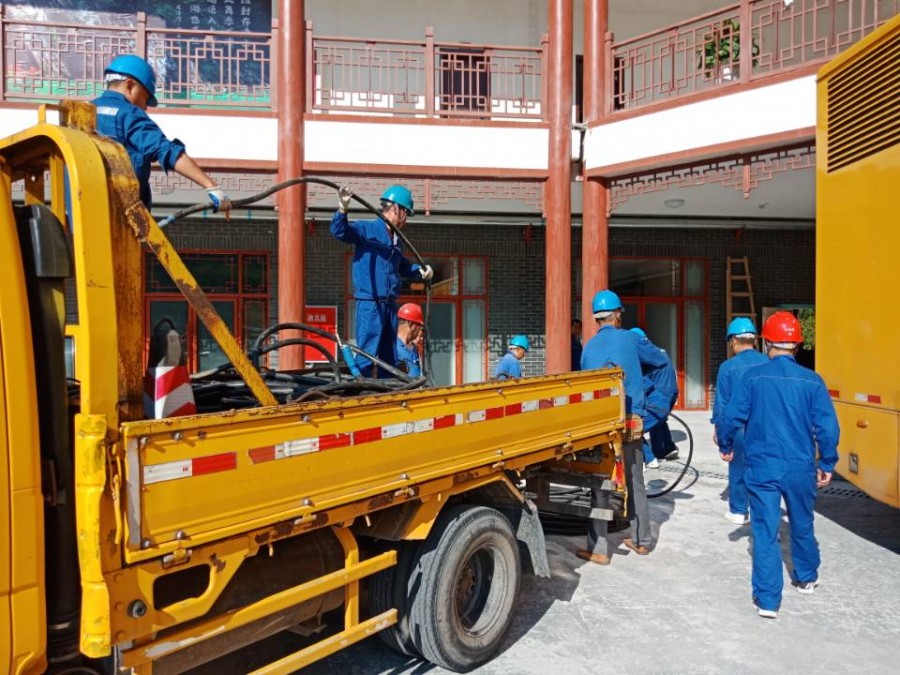 圖片說明:保電現(xiàn)場